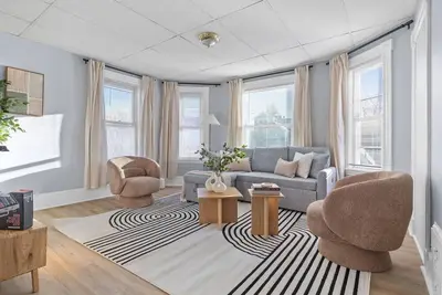 Image de 3br2bath 12g Home in Somerville