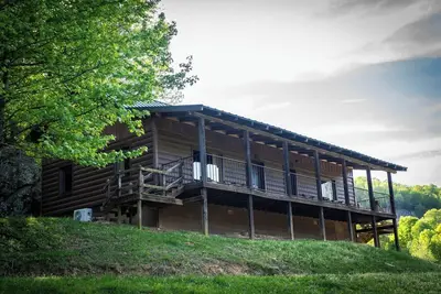 Image de Aspen Cabin - Cozy Lodging at Horseshoe Canyon Ranch