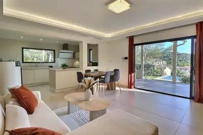 Image de Altinea - Maison Familiale & Piscine à débordement