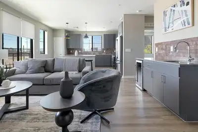 Image de Landing | Spectacular 2bd, Gym, Pool