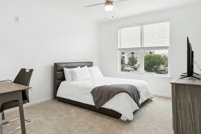 Image de Landing | Incredible 1bd, Gym, Yoga Studio