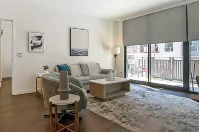 Image de Landing | Beautiful 2bd, Courtyard, Clubhouse