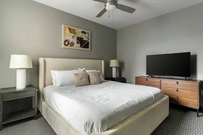 Image de Landing | Modern 2bd, Clubhouse, Game Room