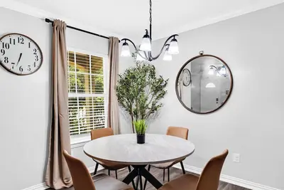 Image de • New • Walk to At&T Stadium  and Globe Life Field • Rangers • Free parking