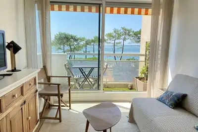 Image de 2 pieces lumineux vue mer parking Moulleau