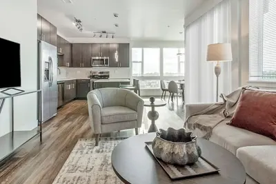 Landing | Stylish 2bd, Gym, Yoga Studio