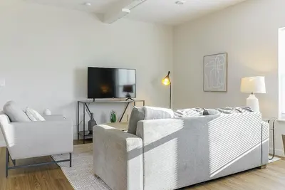 Image de Landing | Stylish 2bd, Clubhouse, Pool