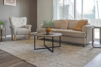 Landing | Modern 2bd, Pool, Gym