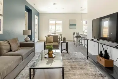 Image de Landing | Chic 2bd, Pool