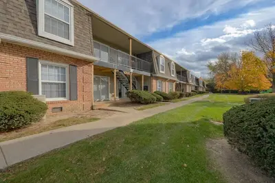 Landing | Modern 2bd, Pool