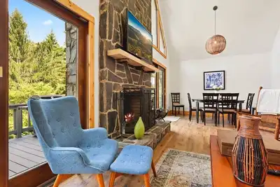 Image de Modern Mountain Escape, Modern Mountain Escape • 10 minutes to West Jefferson.