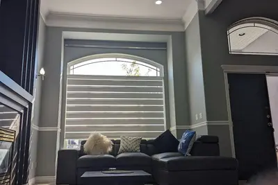 Image de fabulous house in fabulous Surrey with Ac