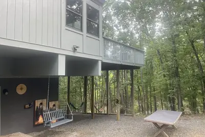 Image de Floating Tree House Near Smith Mountain Lake – Serene & Cozy