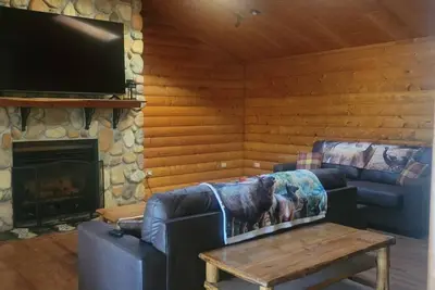 Image de Cozy Hideaway Log Home in Welcoming Jordan Mt