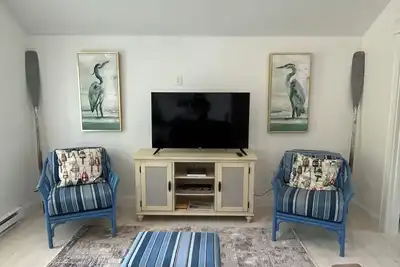 Image de Brand new renovated 2-bedroom cottage in welcoming Wells with Ac