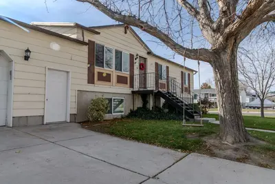 Image de Extended Stay Comfort at Lehi Coop! Pets Welcome!