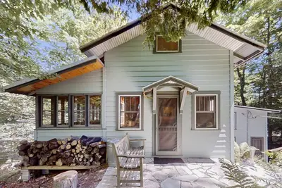 Image de Rustic-style cottage w/ full kitchen, near town, Lake Michigan access, & WiFi