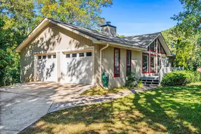 Image de Peaceful Home Marietta: Office Space, Pet Friendly