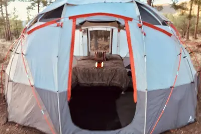 Image de Pull in, Eat, Party, Relax, Sleep, Pull out. Futon Couch, padded floor. Sleeps 6