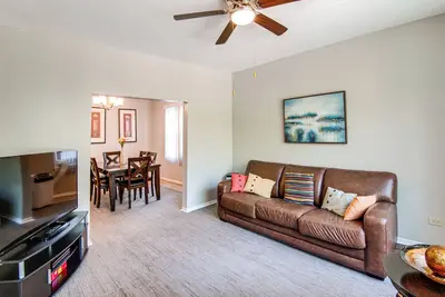 Image de 2 Mi to South Shore Beach: Unit w/ Balcony & Yard!