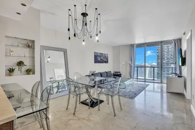 Image de Icon Brickell - 19th Fl - 2bed/1bath - Bay Views
