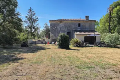 Image de Les Bon Amis : Grand gîte 3 chambres 100m2 au bord de la rivière pour 6 personne
