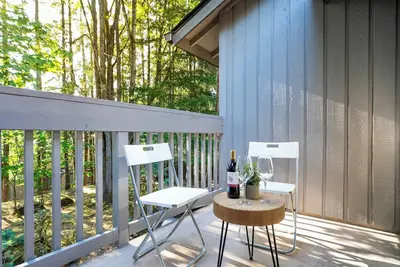 Image de @ Marbella Lane - Luxury Townhome 14 Min to Lumen