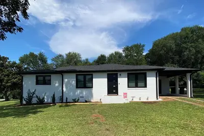 Image de 3br Cozy Dawg Retreat Newly updated close to downtown Athens and Firefly trail.