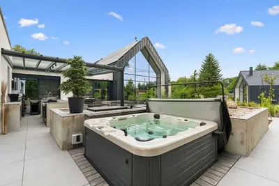Image de Merveilleuse maison de vacances privée avec bain à remous, Wifi, Tv, terrasse et animaux admis