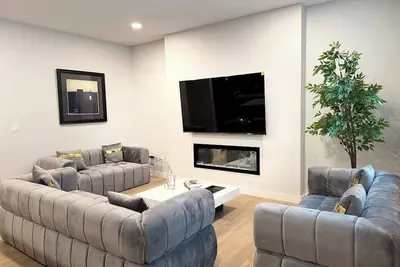 Image de Sleeps 14 | Perfect for Group Retreat | 5 Beds+