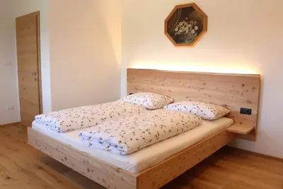 Image de Appartement « Kardinerhof Bergwiese » avec vue sur la montagne, jardin commun et Wi-Fi