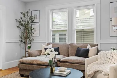 Image de 6br3bath 16g + Free 4 Parking + Outdoor Furniture