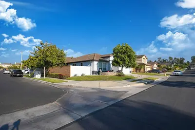 Image de Cozy 1b1b Adu Retreat |  Prime Placentia Location