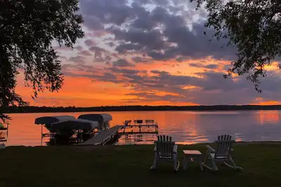 Image de Sunset Cottage on Lake Wapogasset, Amery Wi with Bunk Room, Hot Tub, Ac, & more