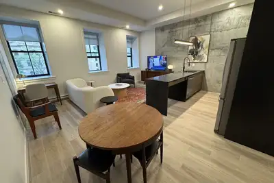 Image de *New Mid-Century Modern 2b/1b