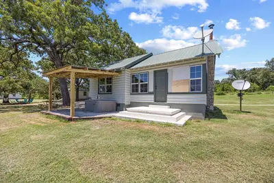 Image de Scenic Lake Retreat for groups & Families | 4 private cabins- sleeps 22