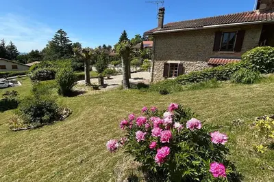 Image de Maison en pierre sur les hauteur d'Ambérieu. Vue sur les Monts du Bugey