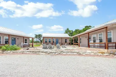 Image de RusTx Ranch Cottages 1-3 | Listing Includes 3 Cottage Rentals