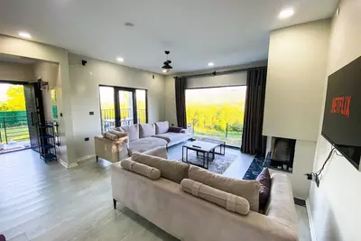 Image de Küre Dağları Manzaralı Şömineli ve Bahçeli Villa
