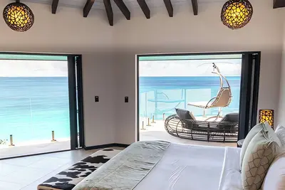 Image de Oceanfront Room | Caribbean Sunset Views | Direct Beach Access