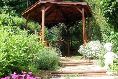 Image de Calme et proximité : appartement 3 pièces en rez-de-chaussée de villa à Antibes