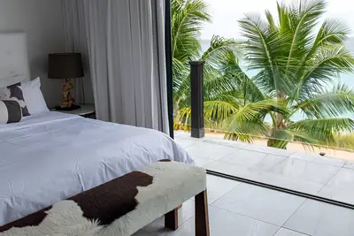 Image de Beachfront Villa | Private Beach Access | Family Friendly