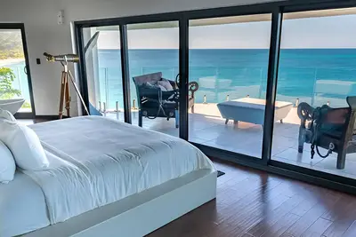 Image de Beachside Villa | Kitchen & Dining | Antigua & Barbuda