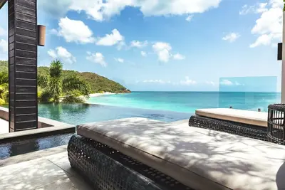 Image de Oceanfront 4br Villa | Beachfront Views | Antigua