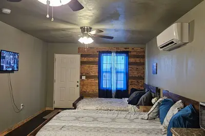 Image de Cozy Guest Room in awesome Kingston with Ac close to lake Texoma Lots of parking