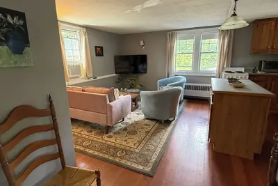 Image de Charming 2-bedroom apartment in the center of historic Litchfield