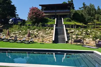 Image de Maison avec piscine et jacuzzi privés près du Gerês