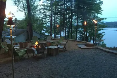 Image de 4-bedroom house in serene Sanbornton with Ac