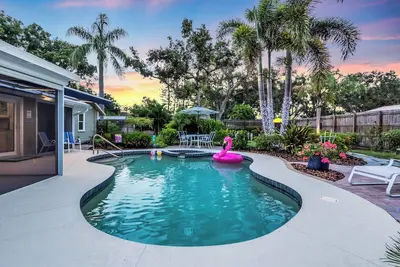 Image de Resort-Style Pool & Spillover Spa • Game Room • Giant Chess • Mini Golf •Ami Img