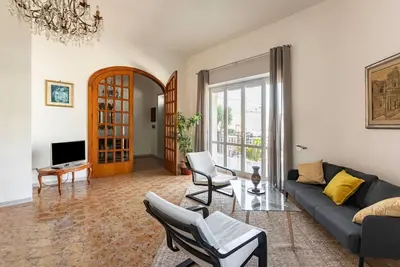 Image de Comfortable 100 sqm apartment, perfect for a stay of four people, located on the mezzanine floor of a building (accessible by steps). The property is located in Surbo, in the province of Lecce, in an area equipped with every comfort and service. Lecce cit
